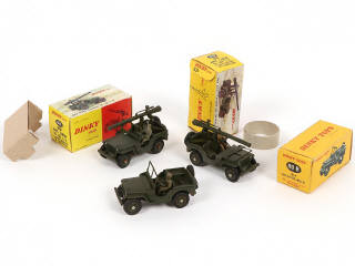 Lot 301 - DINKY TOYS (FRANCE) (3)