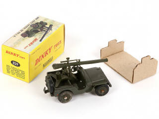 Lot 301 - DINKY TOYS (FRANCE) (3)
