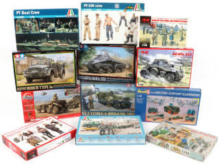 Lot 22 - DIVERS (12)