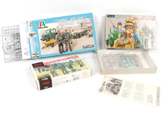 Lot 22 - DIVERS (12)