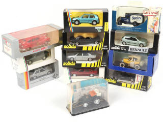 Lot 73 - DIVERS (12)