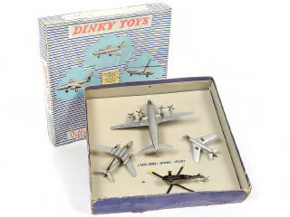 Lot 226 - DINKY TOYS (FRANCE) (1)