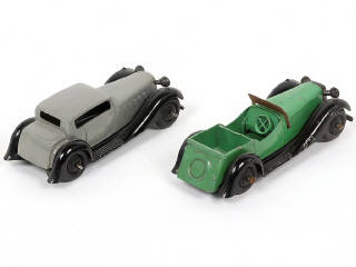 Lot 194 - DINKY TOYS (GB) (2)
