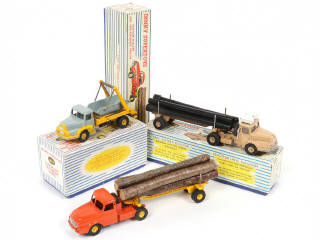 Lot 244 - DINKY TOYS (FRANCE) (3)