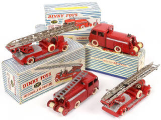 Lot 253 - DINKY TOYS (FRANCE) (4)