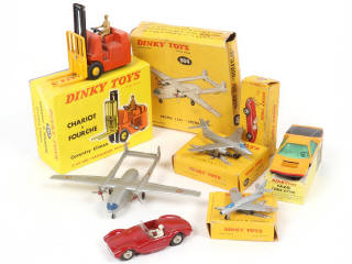 Lot 258 - DINKY TOYS (FRANCE) (6)