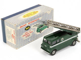 Lot 177 - DINKY TOYS (GB) (1)