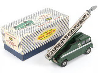 Lot 177 - DINKY TOYS (GB) (1)