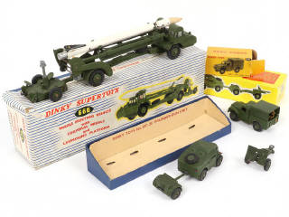 Lot 207 - DINKY TOYS (GB) (3)