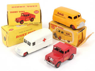 Lot 208 - DINKY TOYS (GB) (3)