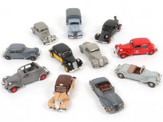 Lot 71 - DIVERS (11)