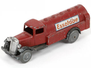 Lot 233 - DINKY TOYS (FRANCE) (1)