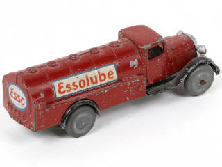 Lot 233 - DINKY TOYS (FRANCE) (1)