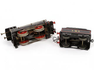 Lot 7 - HORNBY 'O' (GB) (2)