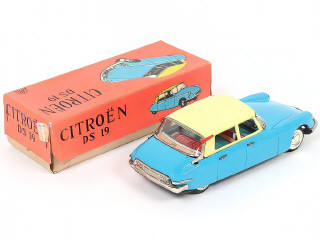 Lot 39 - DIVERS (JAPON) (1)