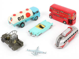 Lot 137 - DIVERS (7)