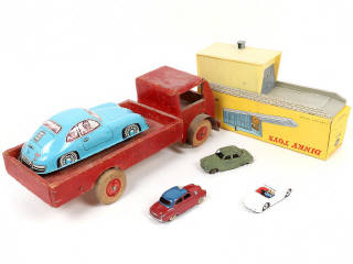 Lot 134 - DIVERS (6)