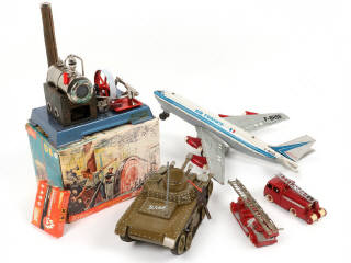 Lot 129 - DIVERS (5)