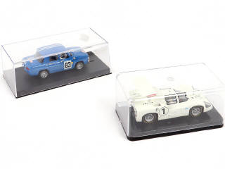 Lot 130 - DIVERS (2)