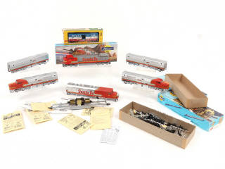 Lot 144 - DIVERS (12)