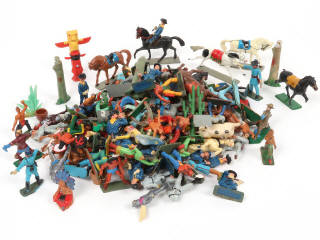 Lot 38 - DIVERS (100)