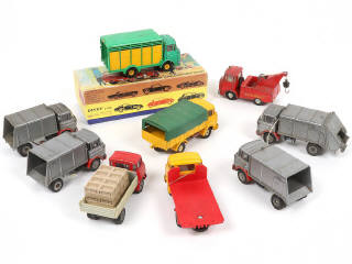 Lot 141 - DIVERS (10)