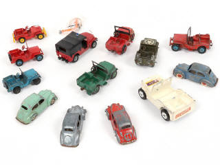 Lot 147 - DIVERS (13)