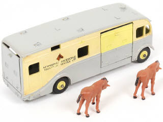 Lot 66 - DINKY TOYS (GB) (1)