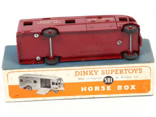Lot 77 - DINKY TOYS (GB) (1)