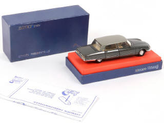 Lot 167 - DINKY TOYS (FRANCE) (1)