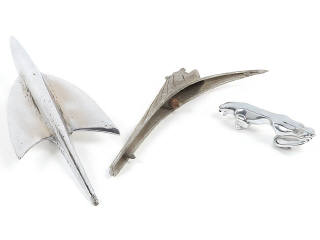 Lot 319 - DIVERS (3)