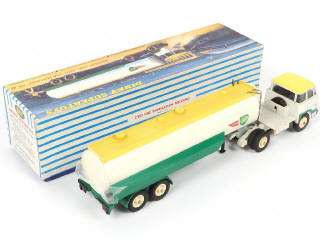 Lot 81 - DINKY TOYS (FRANCE) (1)