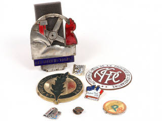 Lot 320 - DIVERS (8)