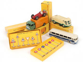 Lot 269 - DINKY TOYS (FRANCE) (6)