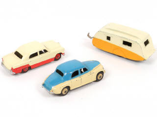 Lot 170 - DINKY TOYS (GB) (3)