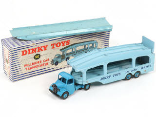 Lot 154 - DINKY TOYS (GB) (2)