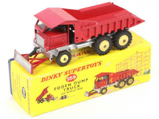 Lot 98 - DINKY TOYS (GB) (1)