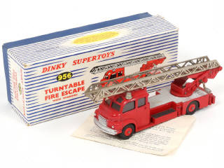 Lot 147 - DINKY TOYS (GB) (1)