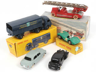 Lot 266 - DINKY TOYS (FRANCE) (5)