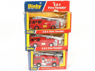 Lot 167 - DINKY TOYS (GB) (3)