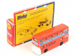 Lot 131 - DINKY TOYS (GB) (1)