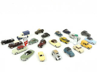 Lot 343 - DIVERS (23)