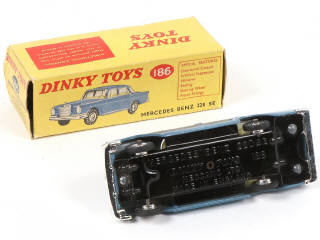 Lot 193 - DINKY TOYS (GB) (1)