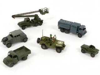 Lot 117 - DINKY TOYS (GB) (6)