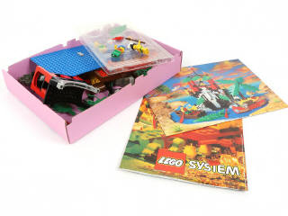 Lot 12 - LEGO (DANEMARK) (1)