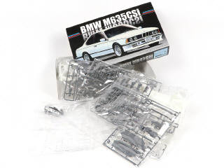 Lot 371 - DIVERS (4)