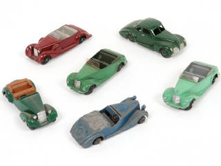 Lot 249 - DINKY TOYS (GB) (6)