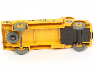 Lot 102 - DINKY TOYS (GB) (1)