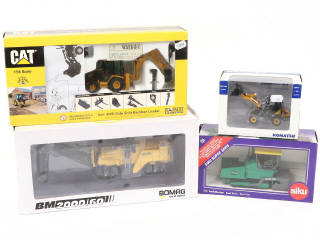 Lot 295 - DIVERS (4)