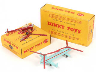 Lot 92 - DINKY TOYS (GB) (2)